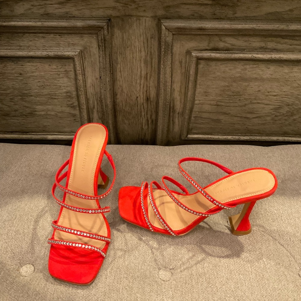 Fashion to Figure Red Strappy Heels sz 9